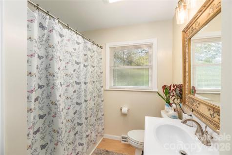159 Sand Hill Road Asheville NC 28806