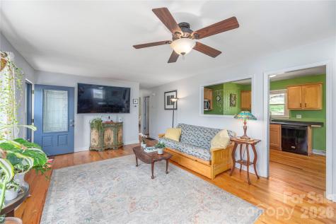159 Sand Hill Road Asheville NC 28806