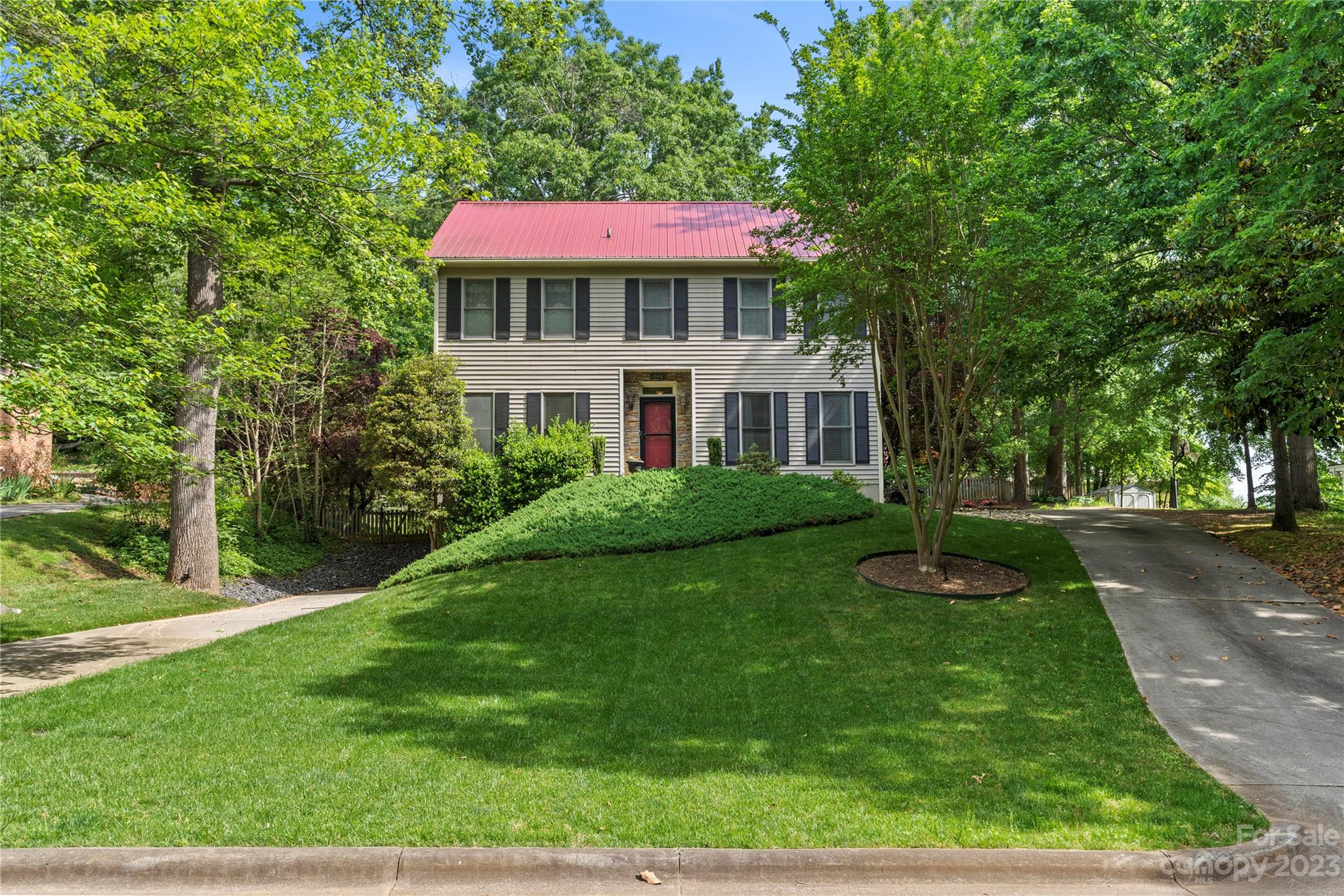 1048 18th Avenue NW Hickory NC 28601