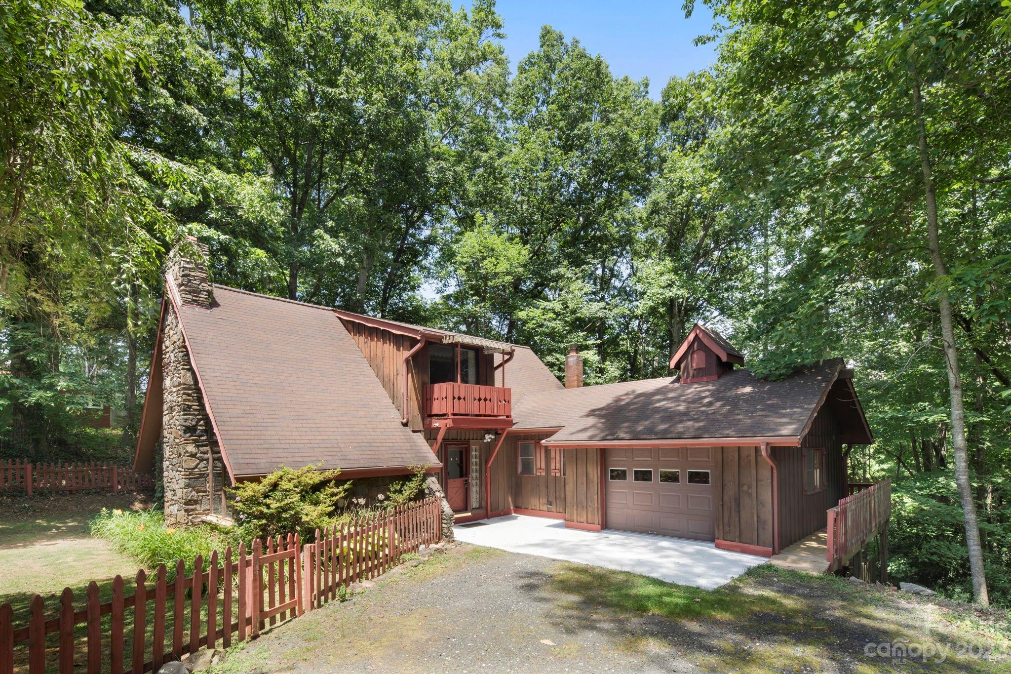 436 Hunter Street Burnsville NC 28714
