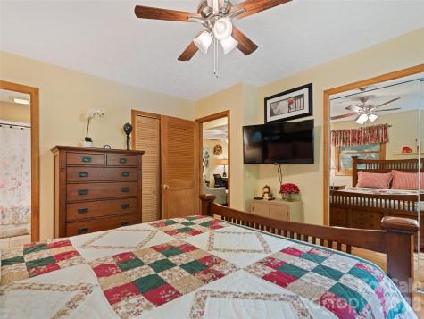 218 Red Oak Drive Maggie Valley NC 28751