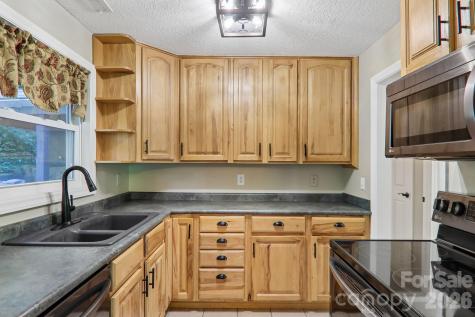 224 Highlands Loop Maggie Valley NC 28751