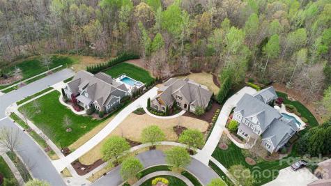 17909 Nodghia Circle Davidson NC 28036