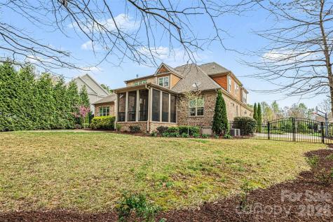 17909 Nodghia Circle Davidson NC 28036
