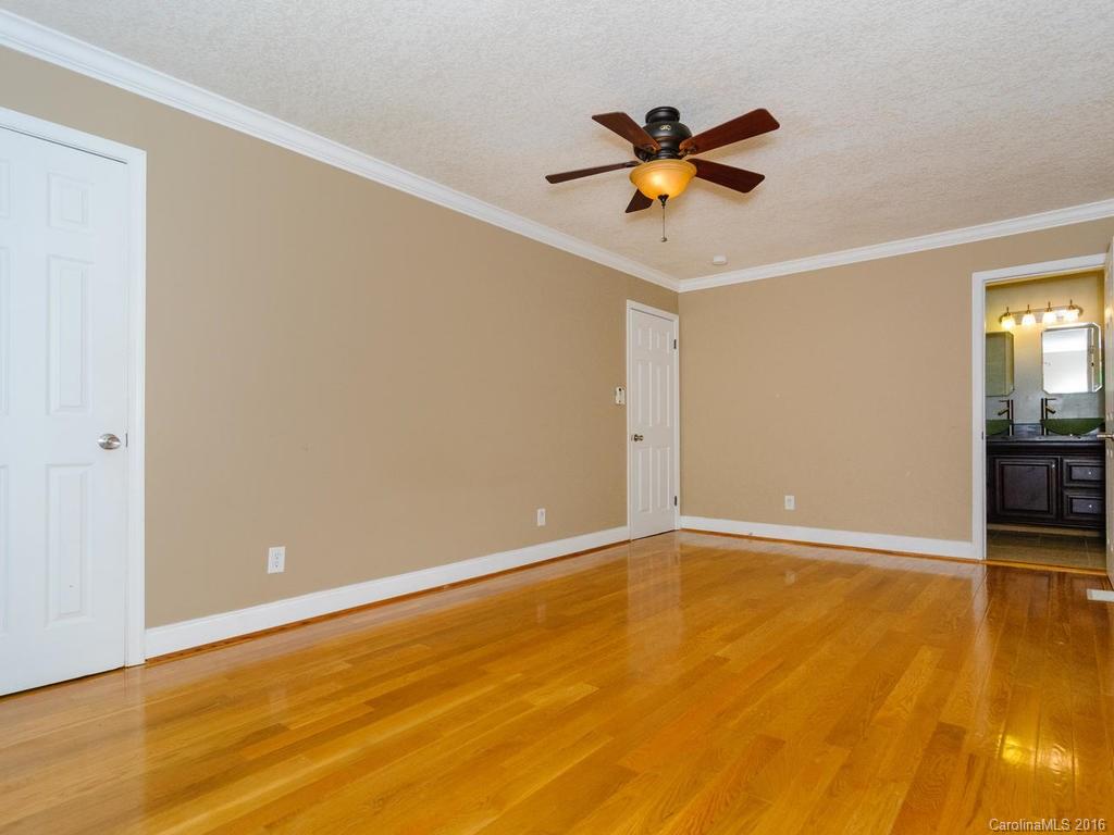 455 Creekside Drive Asheville NC 28804