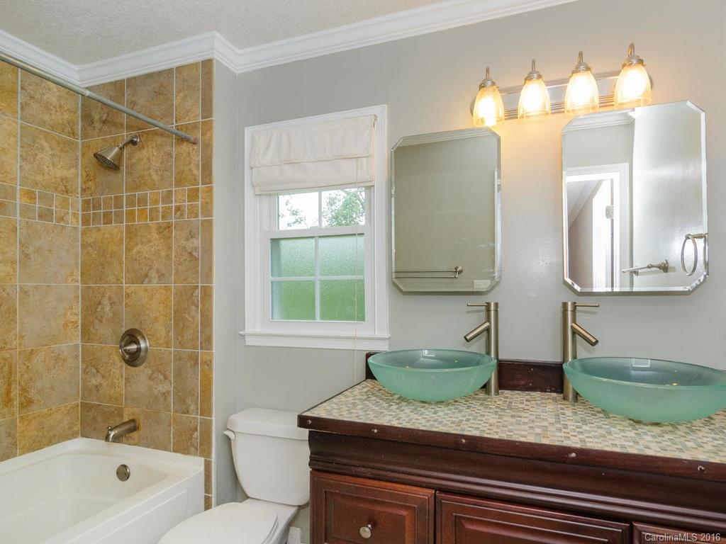 455 Creekside Drive Asheville NC 28804