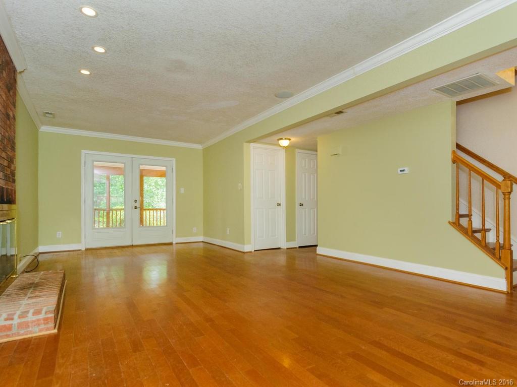 455 Creekside Drive Asheville NC 28804
