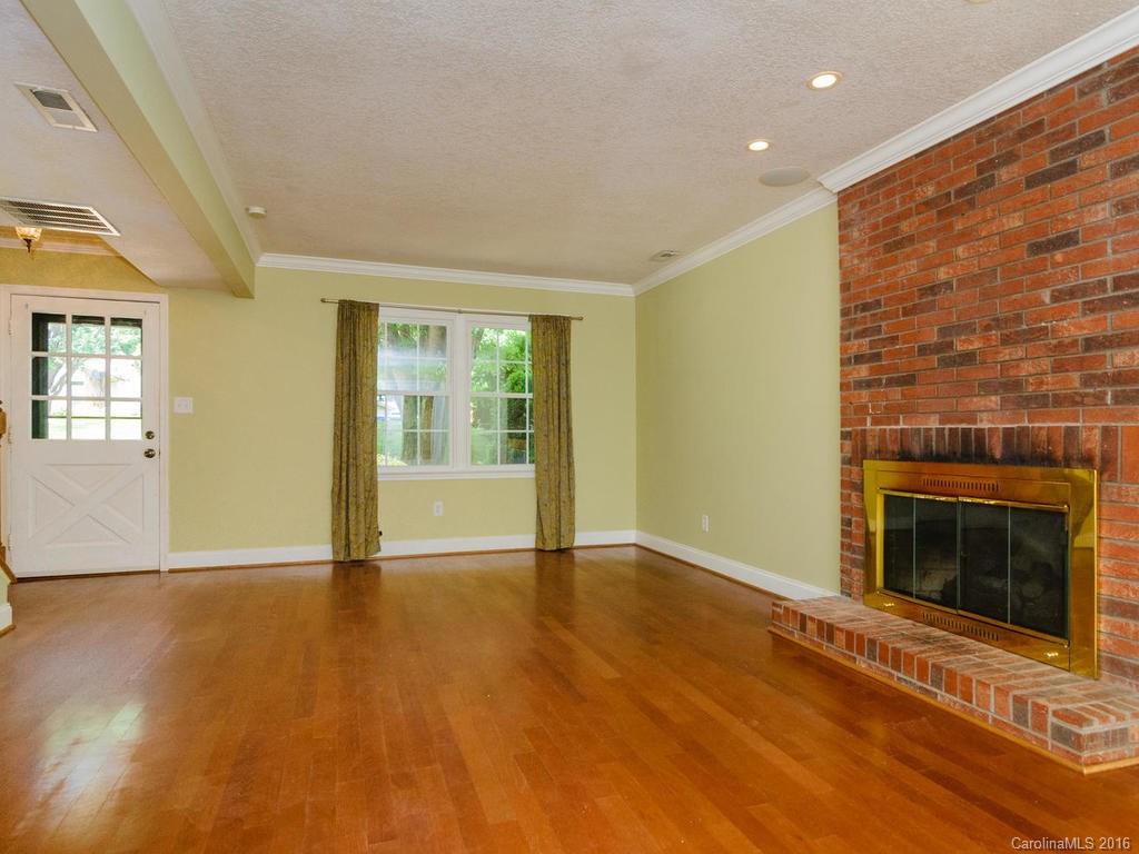 455 Creekside Drive Asheville NC 28804