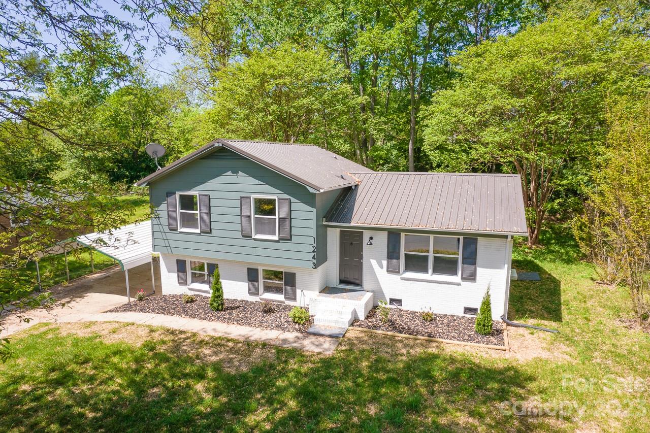 1243 Village Circle Hickory NC 28602
