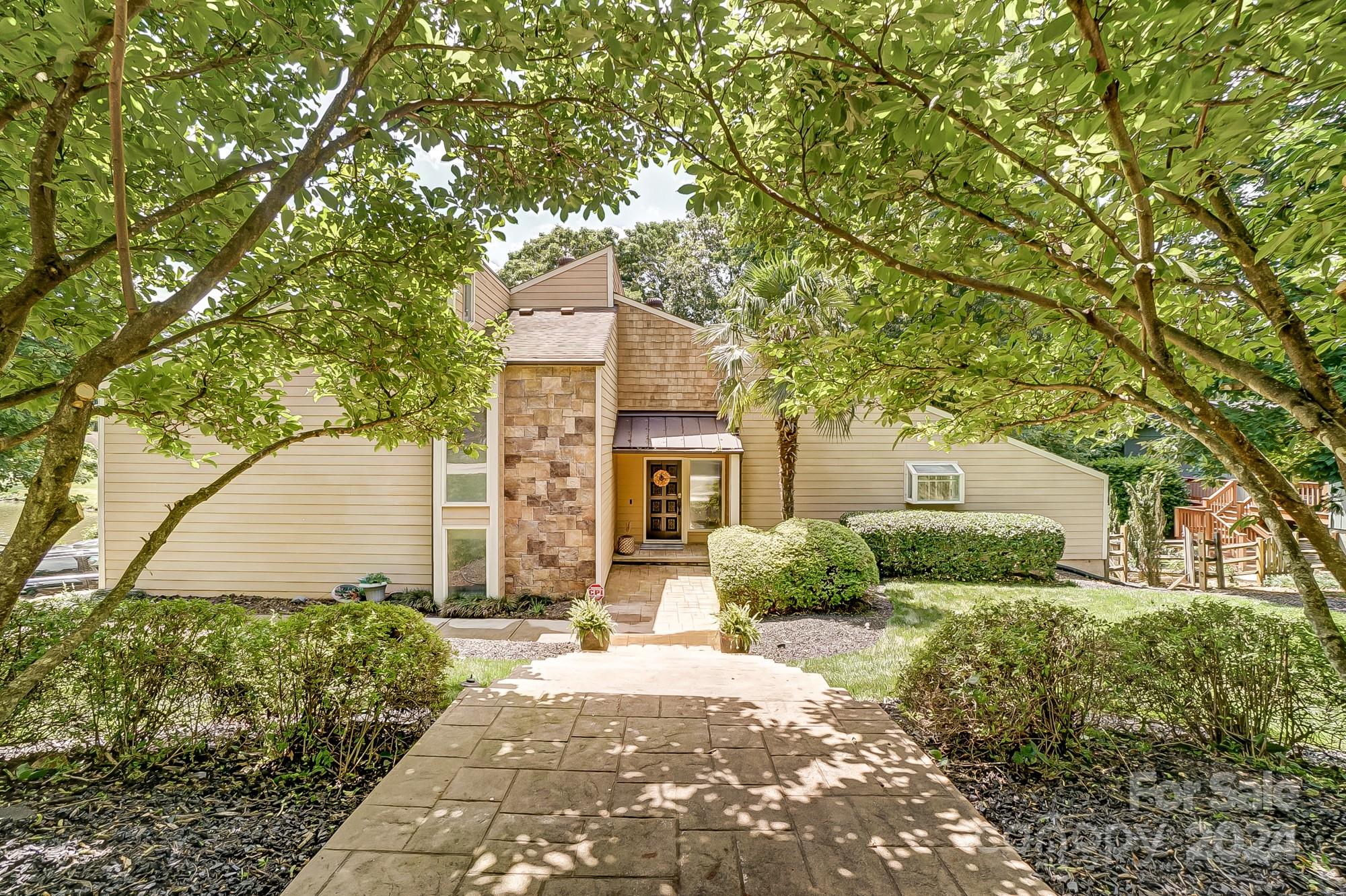 8110 Raintree Lane Charlotte NC 28277