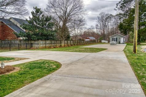 1532 South Point Road Belmont NC 28012