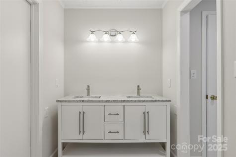 5 Timothy Lane Candler NC 28715