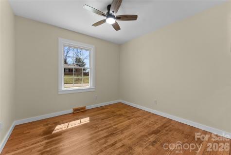 88 Skyview Terrace Asheville NC 28806