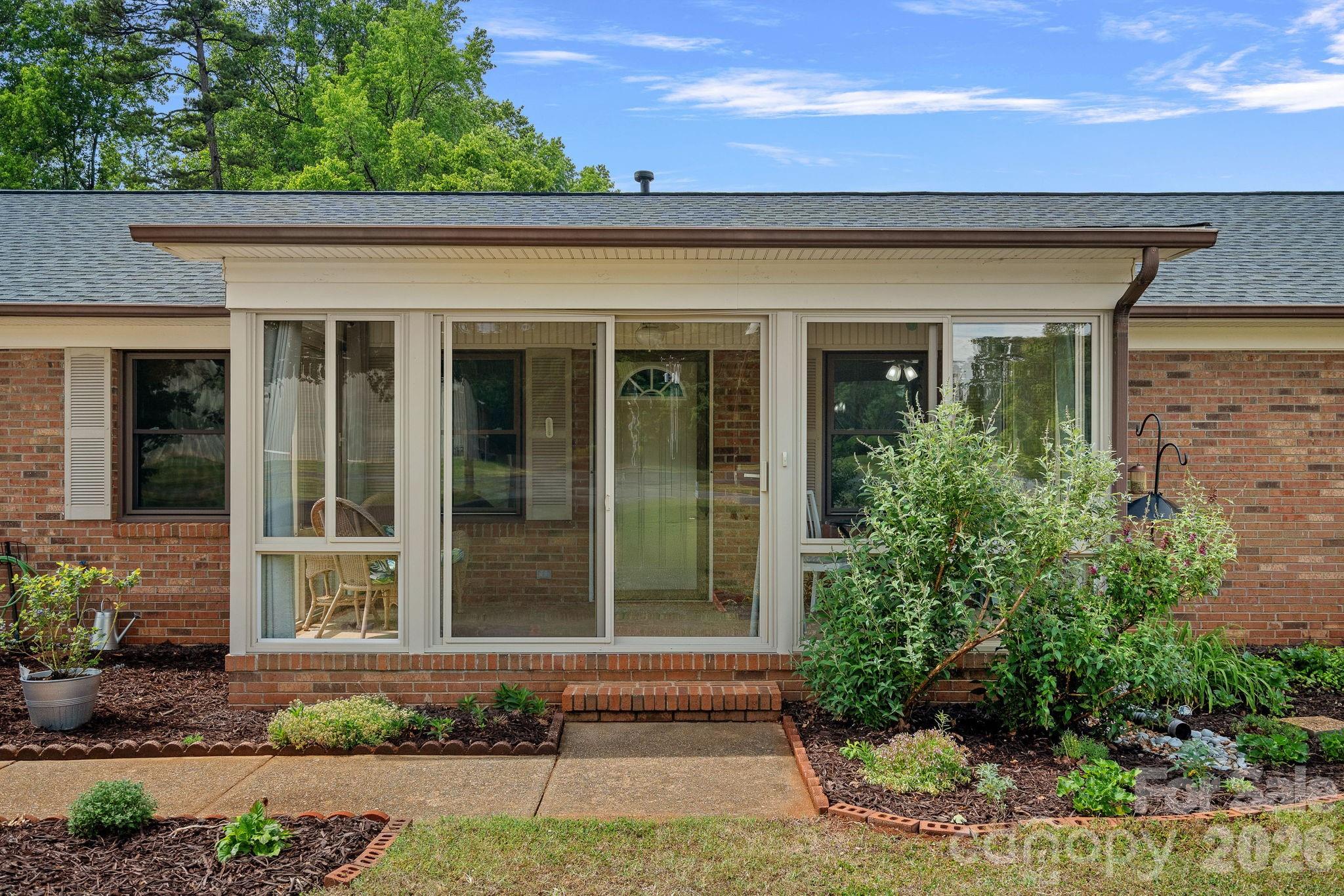6131 Kinghurst Drive Charlotte NC 28216
