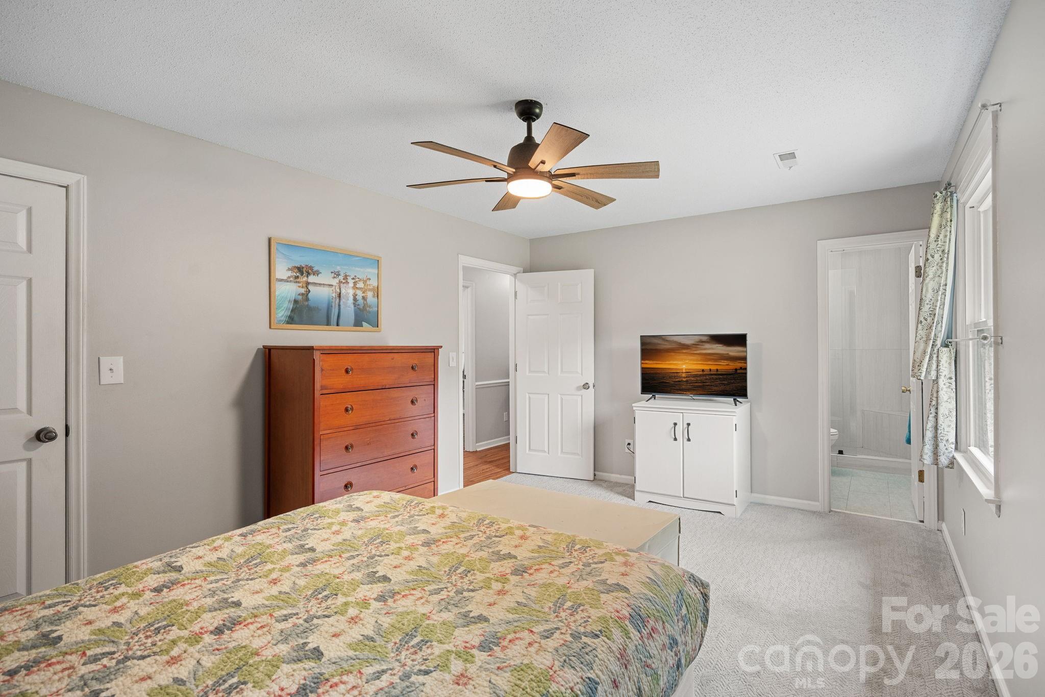 6131 Kinghurst Drive Charlotte NC 28216