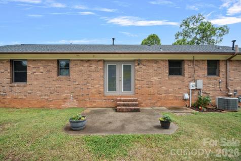 6131 Kinghurst Drive Charlotte NC 28216