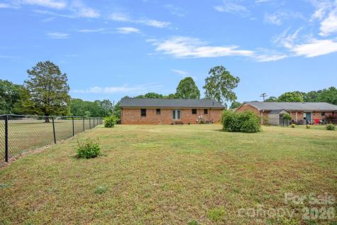 6131 Kinghurst Drive Charlotte NC 28216