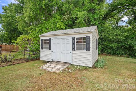 6131 Kinghurst Drive Charlotte NC 28216