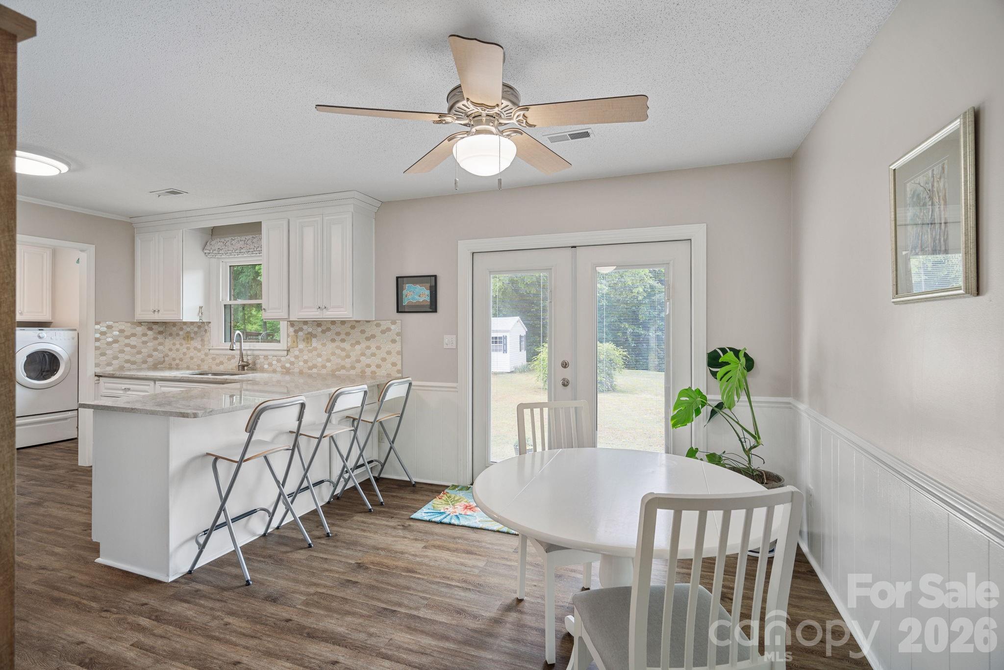 6131 Kinghurst Drive Charlotte NC 28216