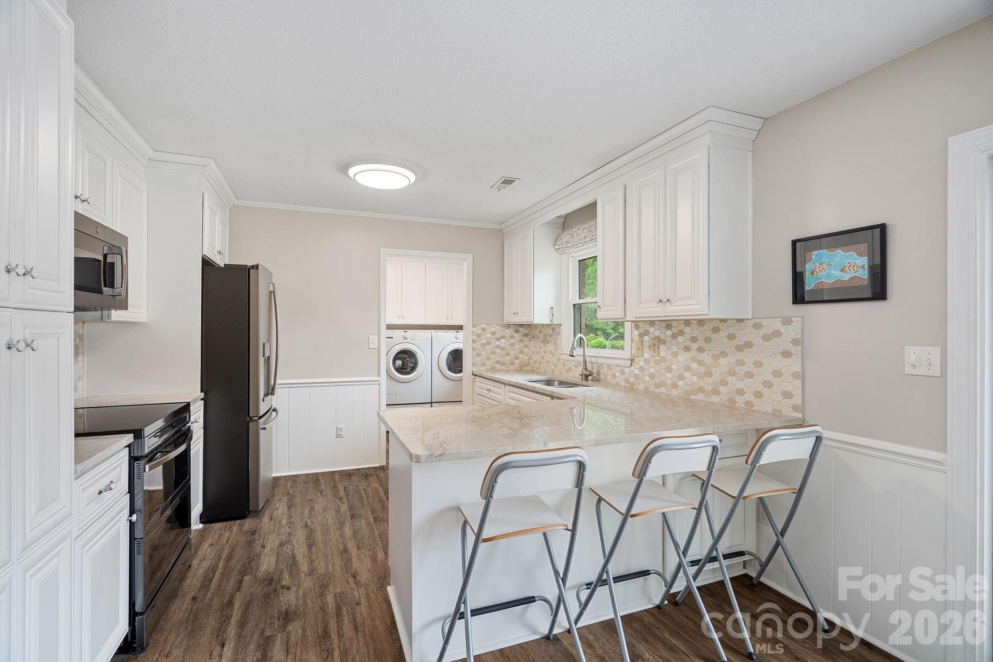 6131 Kinghurst Drive Charlotte NC 28216