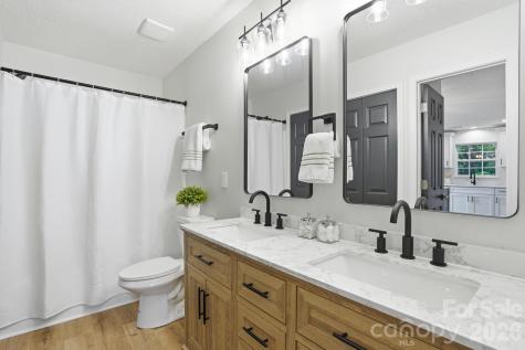 7621 Petrea Lane Charlotte NC 28227
