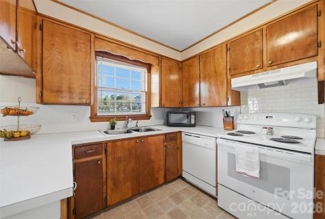 184 Edgegreen Court Taylorsville NC 28681