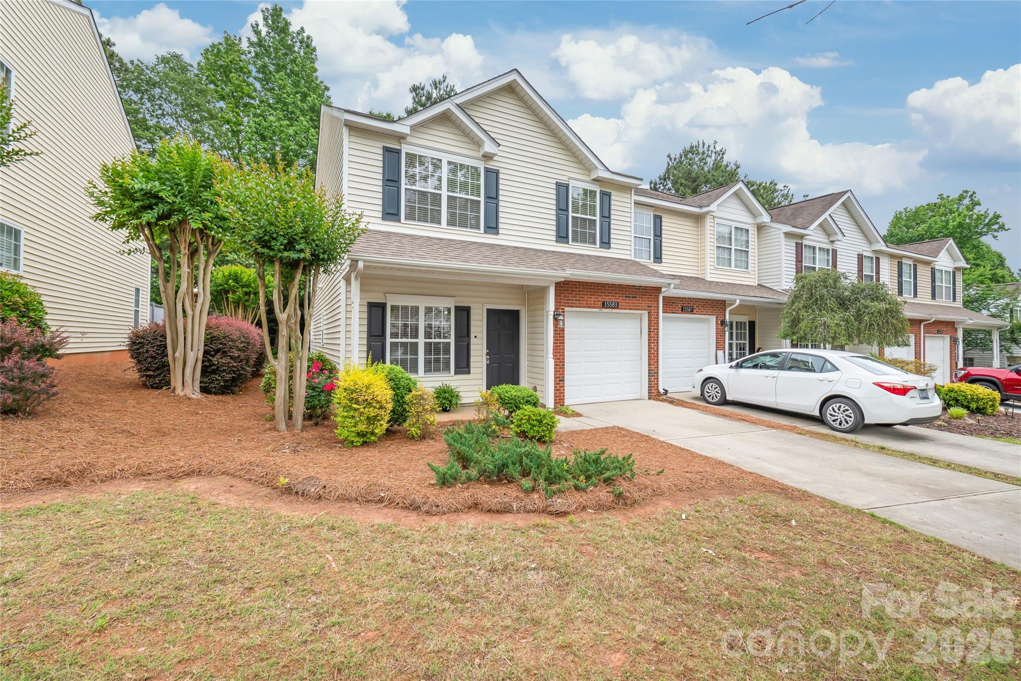 15583 Stronvar House Lane Charlotte NC 28277