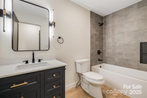 7 Angus Lane Asheville NC 28805