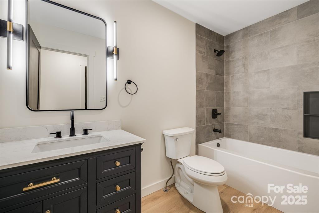 7 Angus Lane Asheville NC 28805