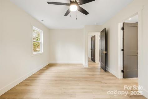 7 Angus Lane Asheville NC 28805