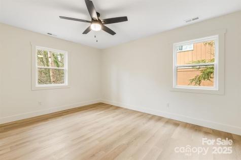 7 Angus Lane Asheville NC 28805