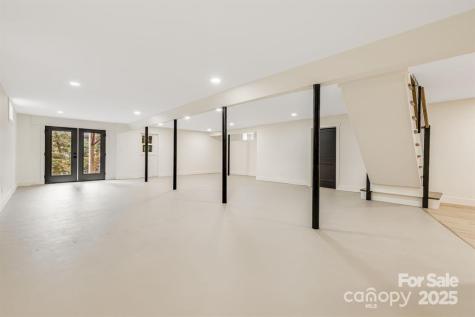 7 Angus Lane Asheville NC 28805