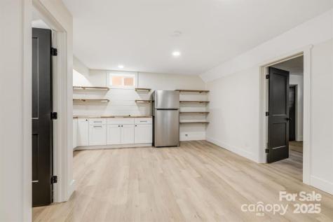 7 Angus Lane Asheville NC 28805