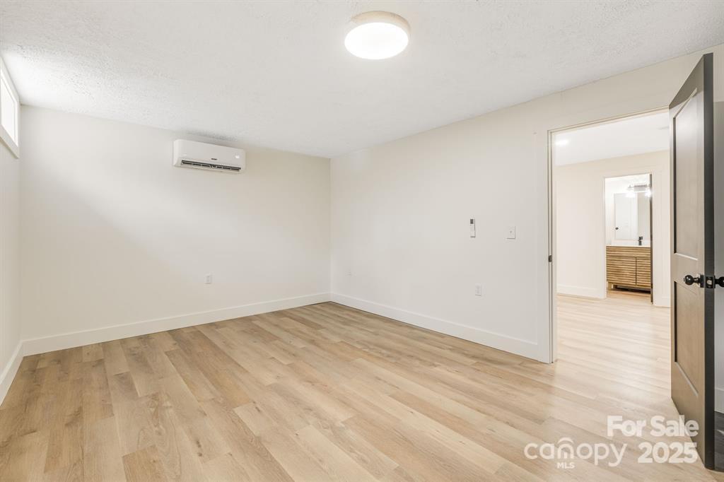 7 Angus Lane Asheville NC 28805