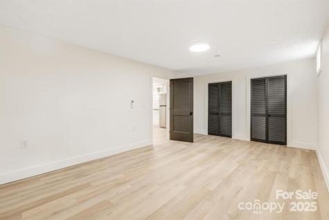 7 Angus Lane Asheville NC 28805