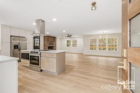 7 Angus Lane Asheville NC 28805