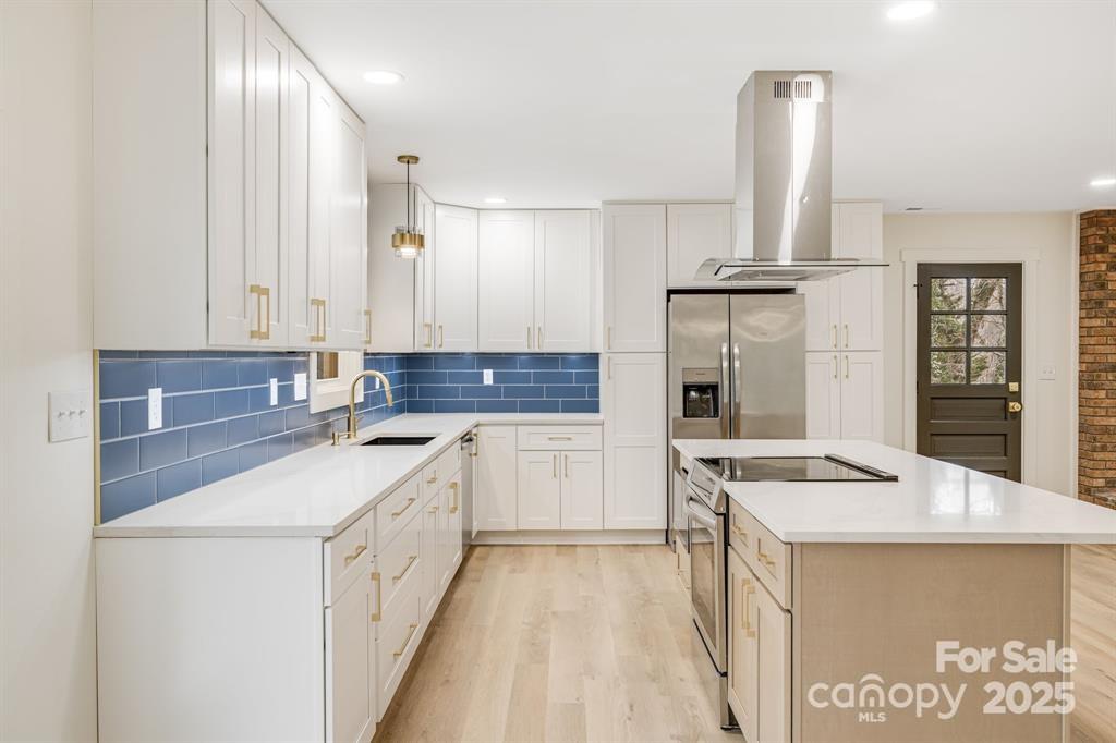 7 Angus Lane Asheville NC 28805