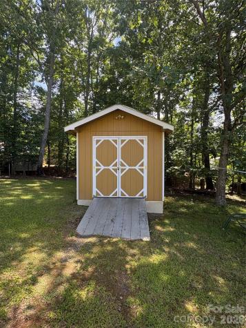 132 Blue Bird Drive New London NC 28127