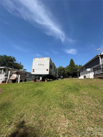 132 Blue Bird Drive New London NC 28127
