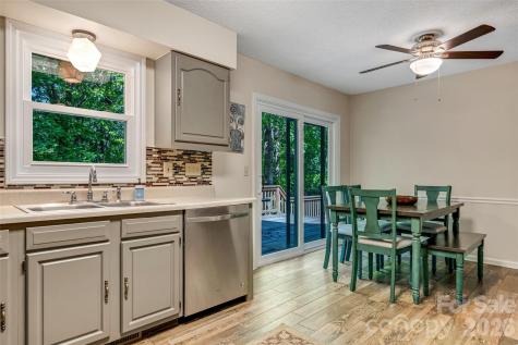 18 Tarragon Place Flat Rock NC 28731