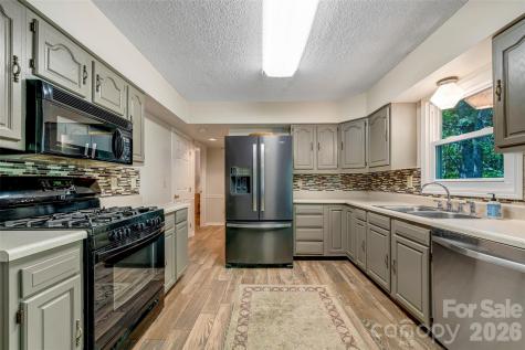 18 Tarragon Place Flat Rock NC 28731