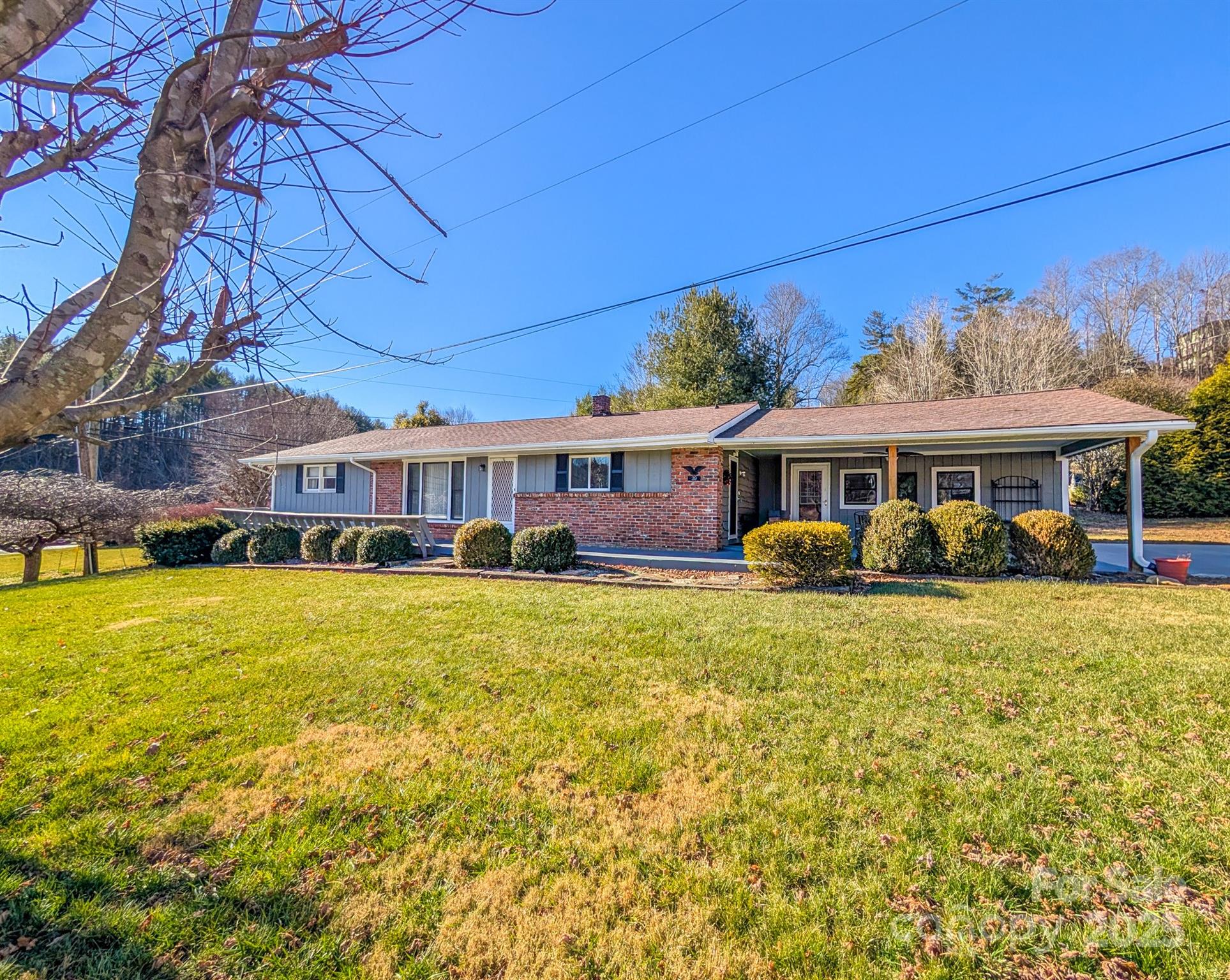 39 Hawthorne Lane Burnsville NC 28714