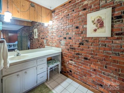 39 Hawthorne Lane Burnsville NC 28714