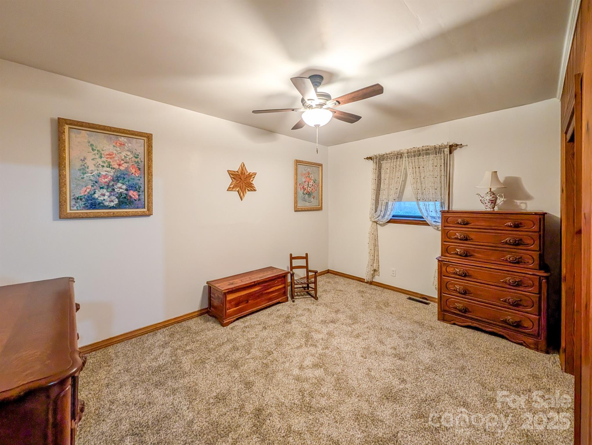 39 Hawthorne Lane Burnsville NC 28714