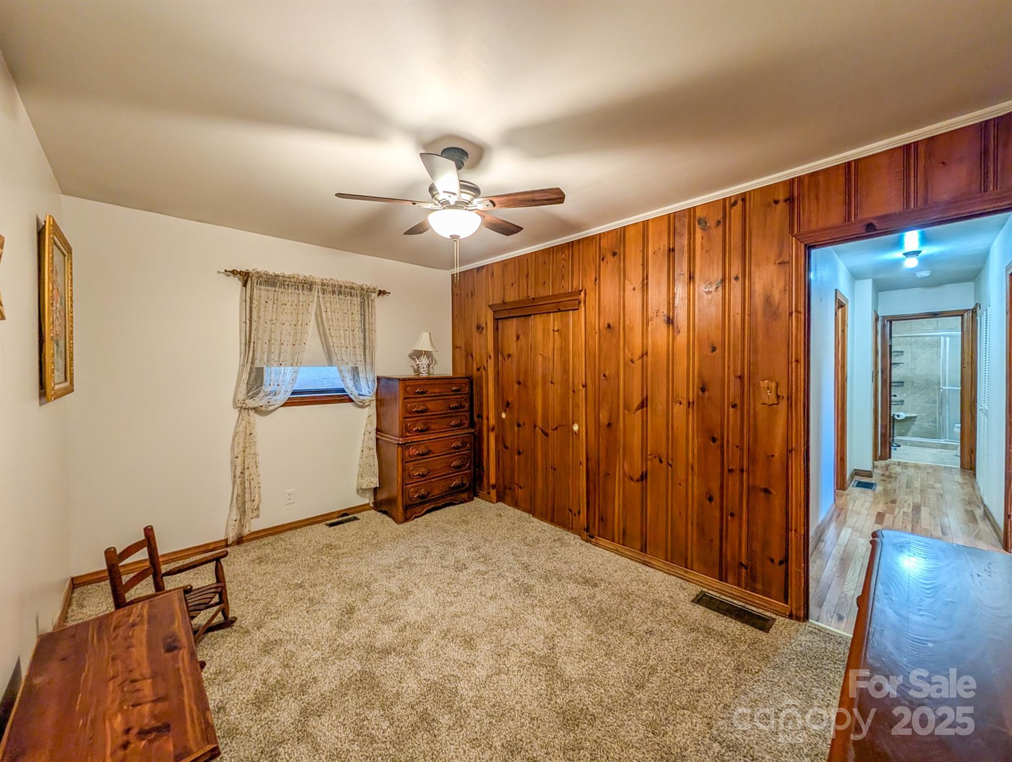 39 Hawthorne Lane Burnsville NC 28714