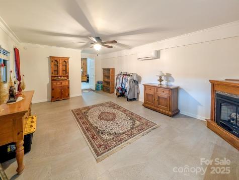 39 Hawthorne Lane Burnsville NC 28714