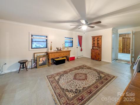 39 Hawthorne Lane Burnsville NC 28714