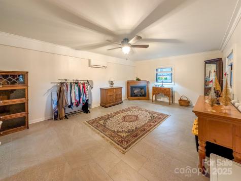 39 Hawthorne Lane Burnsville NC 28714