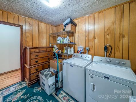 39 Hawthorne Lane Burnsville NC 28714