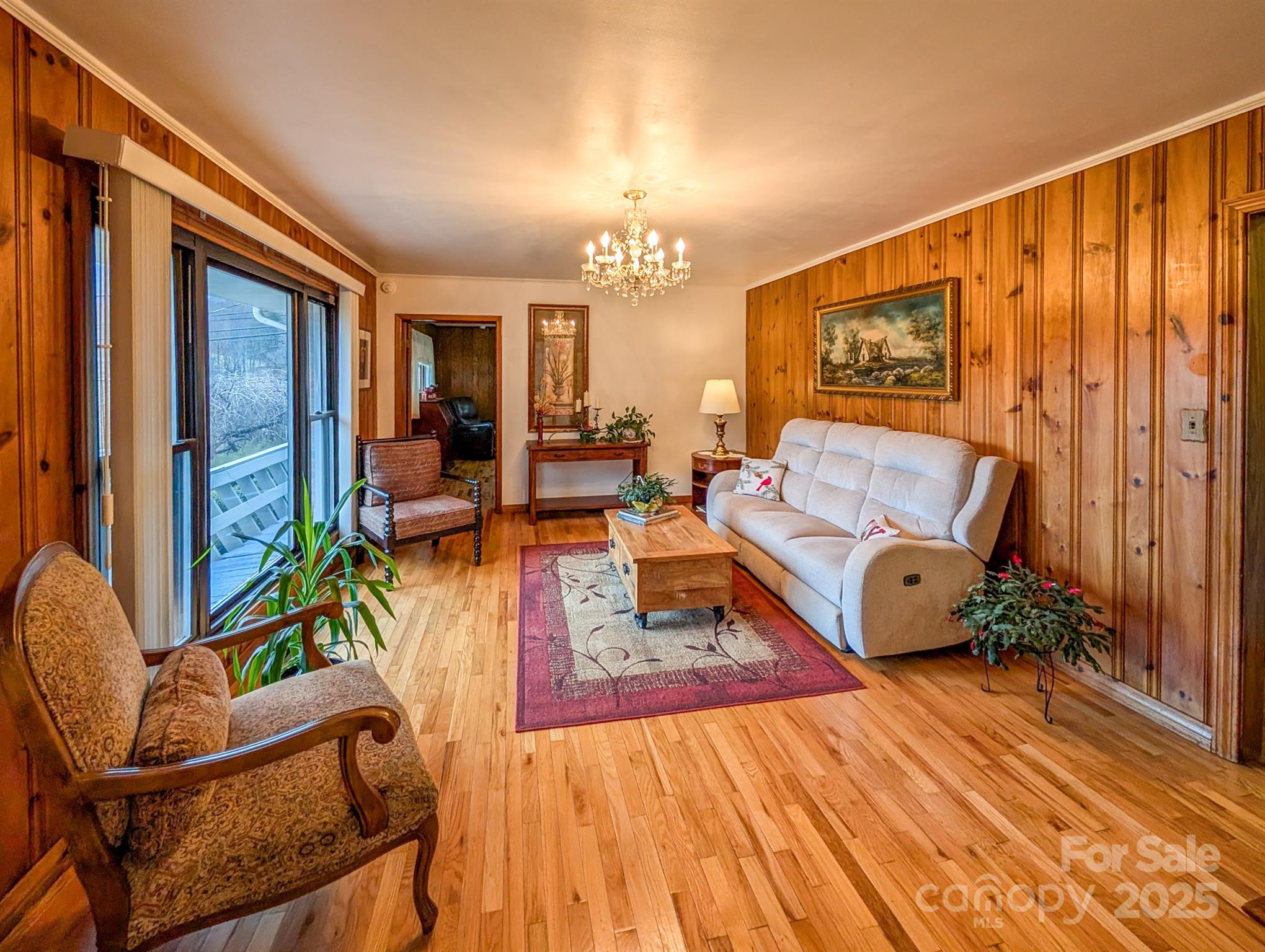 39 Hawthorne Lane Burnsville NC 28714